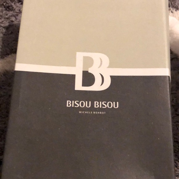 Shoes - Picture 4 of 4